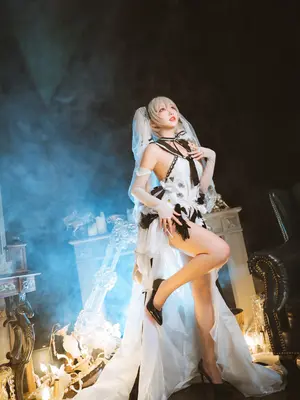 宮本桜-可畏礼服